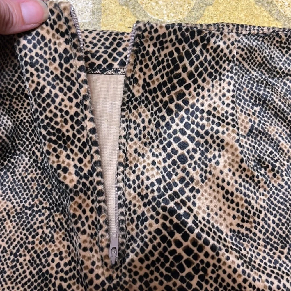 New Tracy Evans python print skirt - Picture 12 of 15